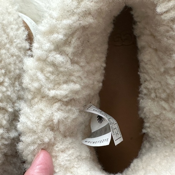 UGG Women's Mika Classic Bootie Chestnut Size 9 - Picture 12 of 12